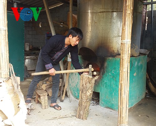 Genossenschaftsleiter der Volksgruppe der Mong träumt von Wohlstand - ảnh 1